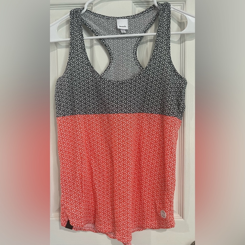 Bench razor back tank xs NWOT